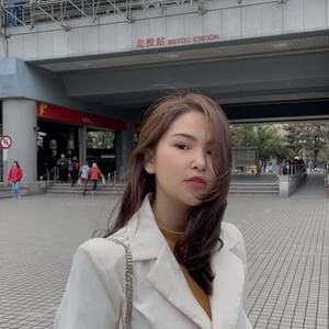 Meet your Posher, Lan anh